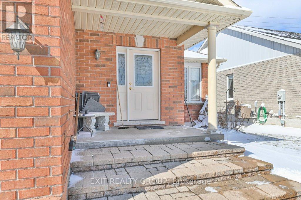 55 Gavey Street, Belleville (Thurlow Ward), Ontario  K8N 0L8 - Photo 5 - X12894738
