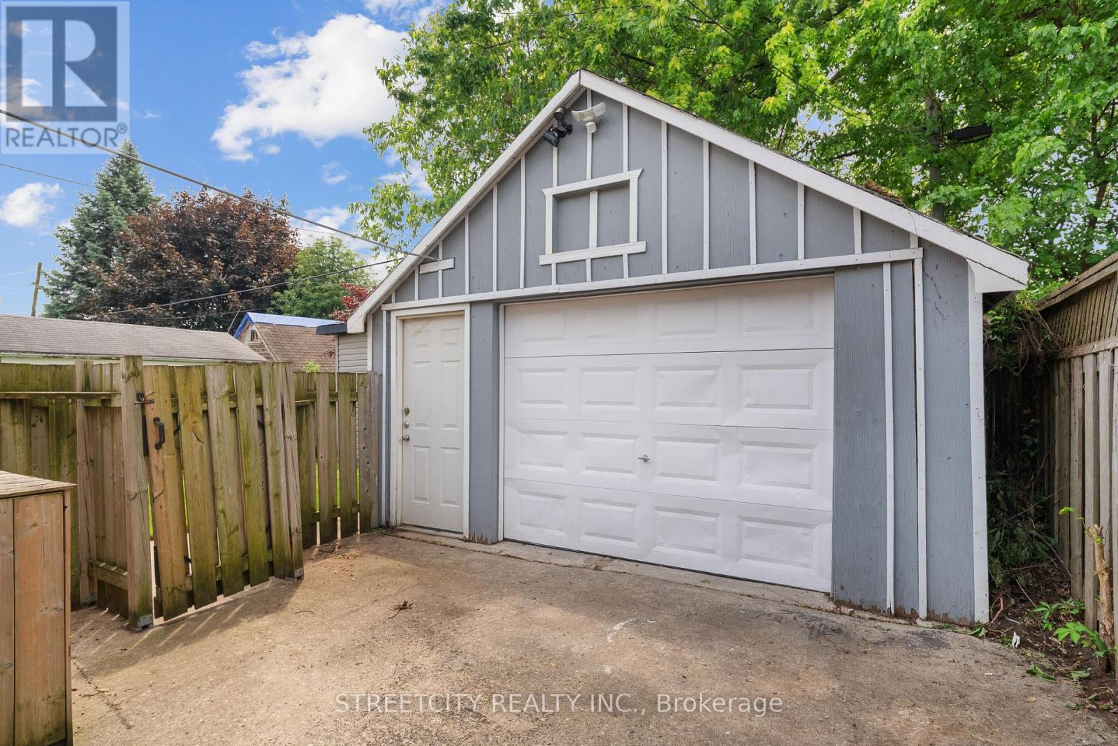 239 Highbury Avenue, London East, Ontario  N5Z 2W8 - Photo 3 - X12894784