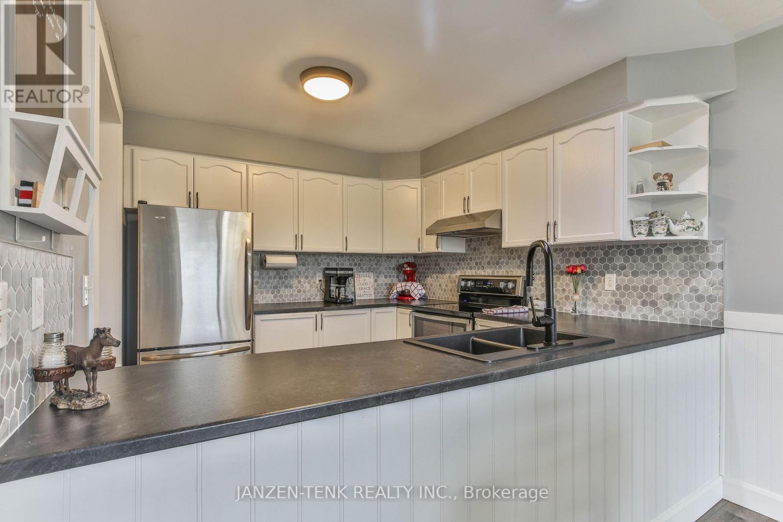 25 Herford Street, Tillsonburg, Ontario  N4G 4V1 - Photo 11 - X12894888