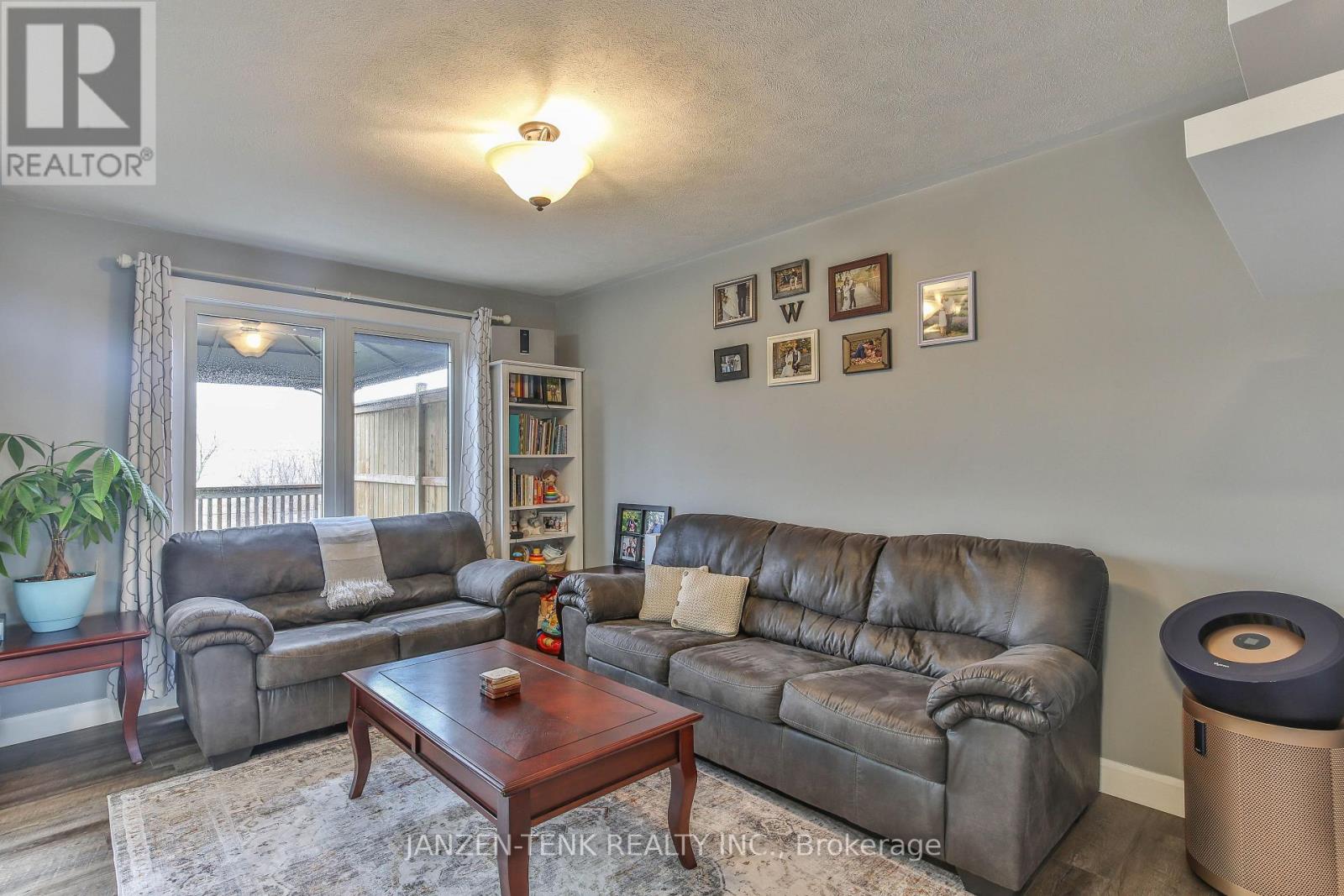 25 Herford Street, Tillsonburg, Ontario  N4G 4V1 - Photo 5 - X12894888