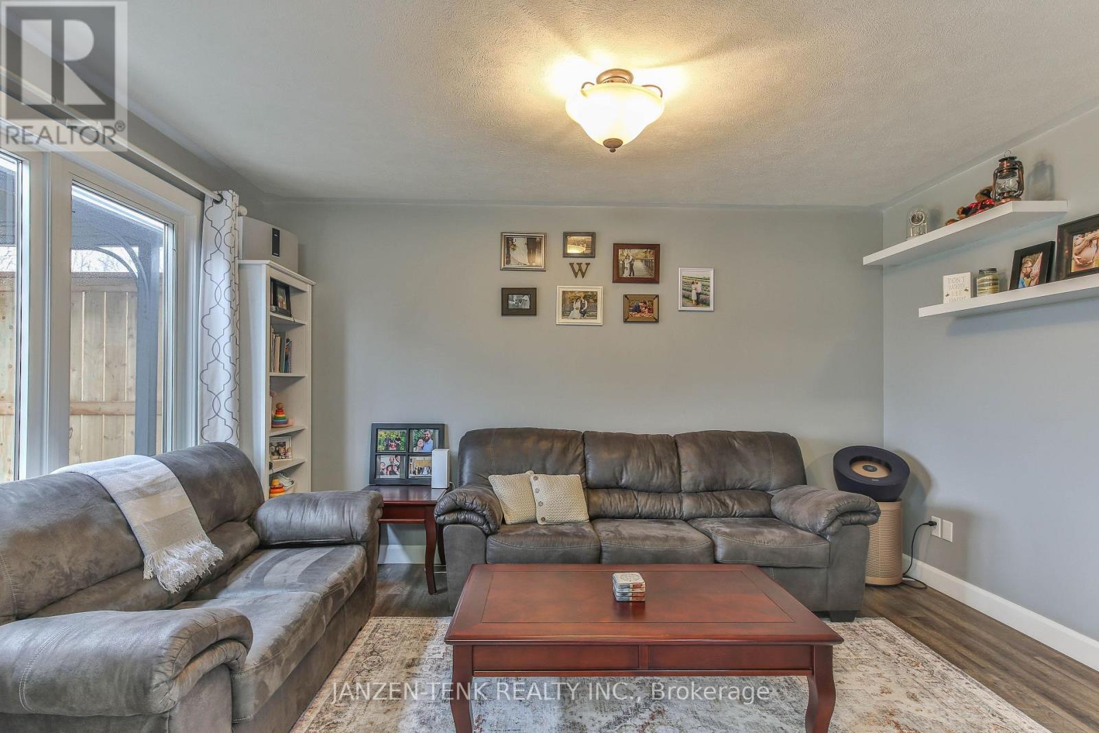 25 Herford Street, Tillsonburg, Ontario  N4G 4V1 - Photo 6 - X12894888