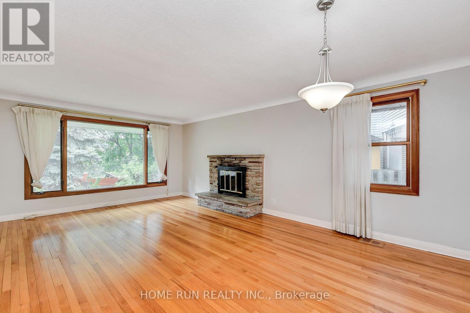 524 Braydon Avenue, Ottawa, Ontario  K1G 0W8 - Photo 3 - X12894740