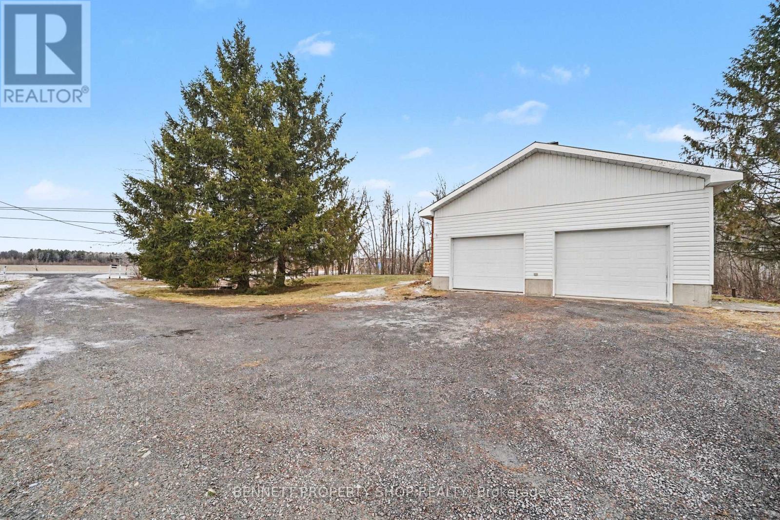 1450 South Russell Road, Russell, Ontario  K4R 1E5 - Photo 18 - X12894750