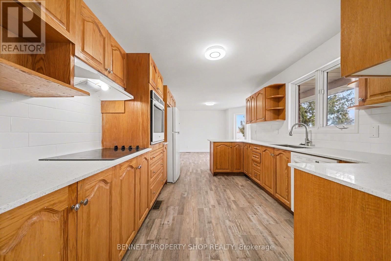 1450 South Russell Road, Russell, Ontario  K4R 1E5 - Photo 9 - X12894750