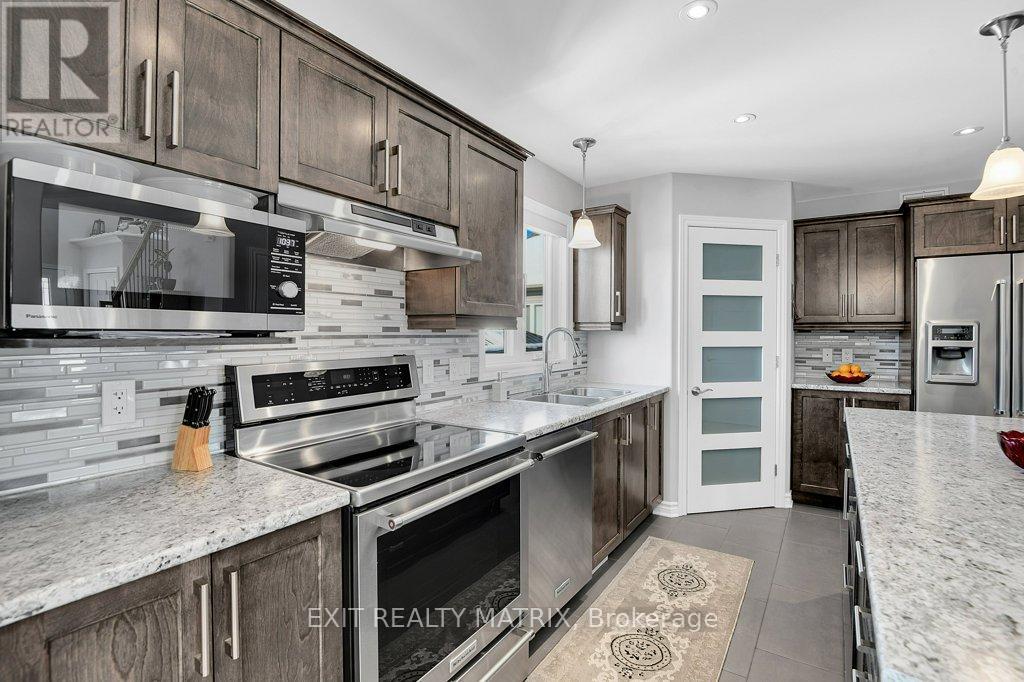 106 Cobblestone Drive, Russell, Ontario  K4R 0B2 - Photo 10 - X12894758