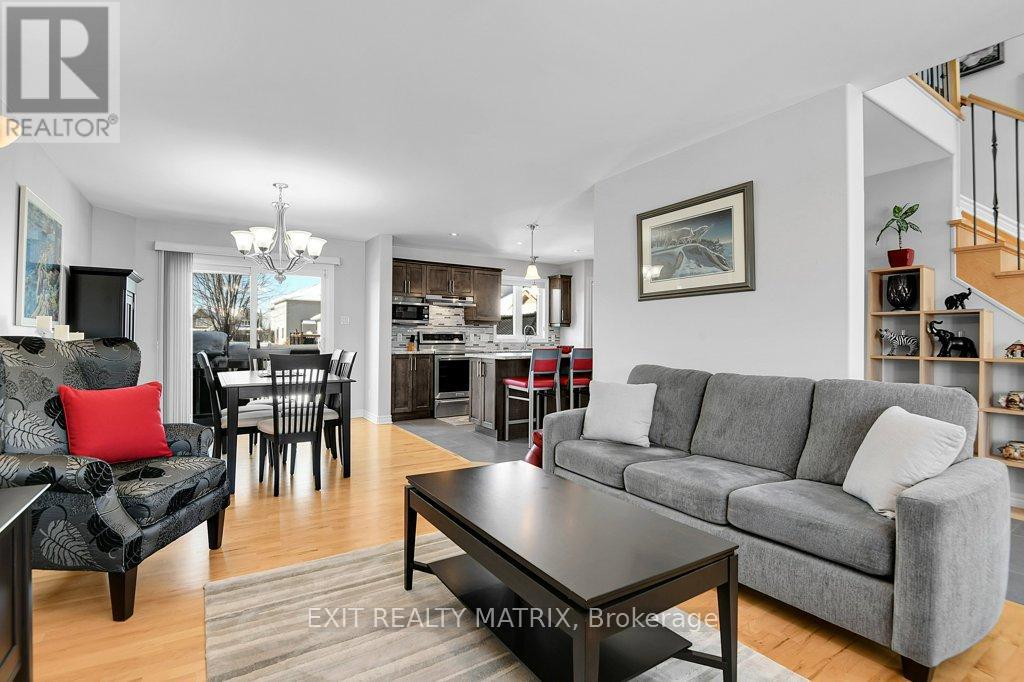 106 Cobblestone Drive, Russell, Ontario  K4R 0B2 - Photo 6 - X12894758