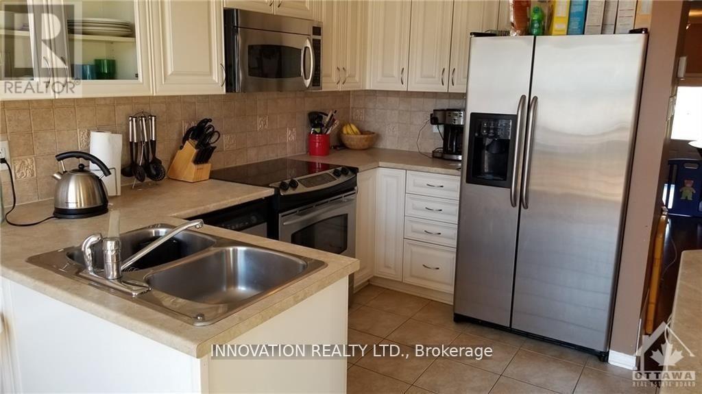 236 Flamborough Way, Ottawa, Ontario  K2W 1J7 - Photo 4 - X12894912