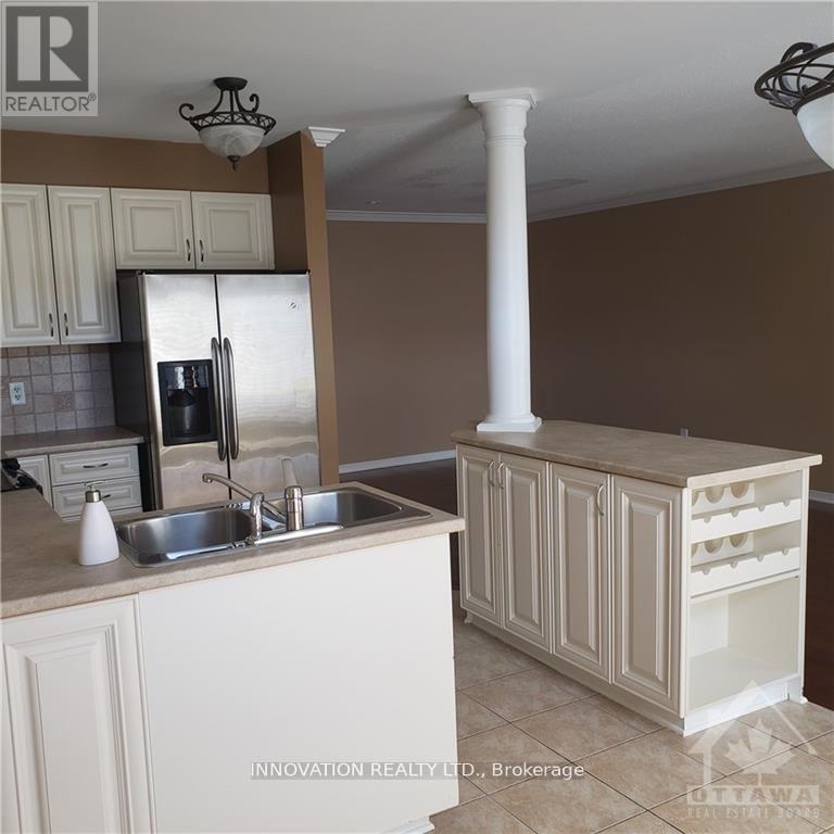 236 Flamborough Way, Ottawa, Ontario  K2W 1J7 - Photo 5 - X12894912
