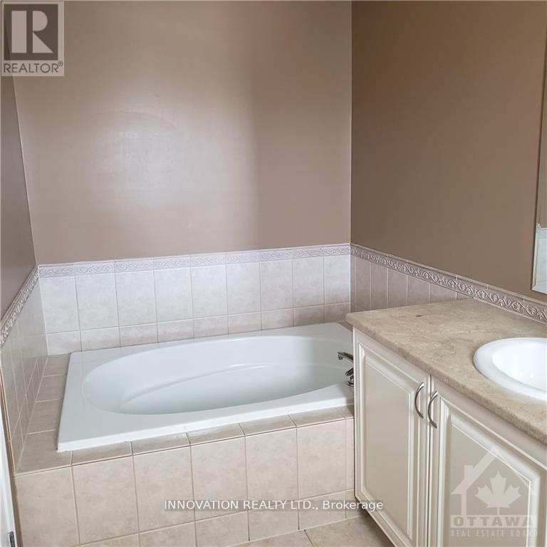 236 Flamborough Way, Ottawa, Ontario  K2W 1J7 - Photo 7 - X12894912