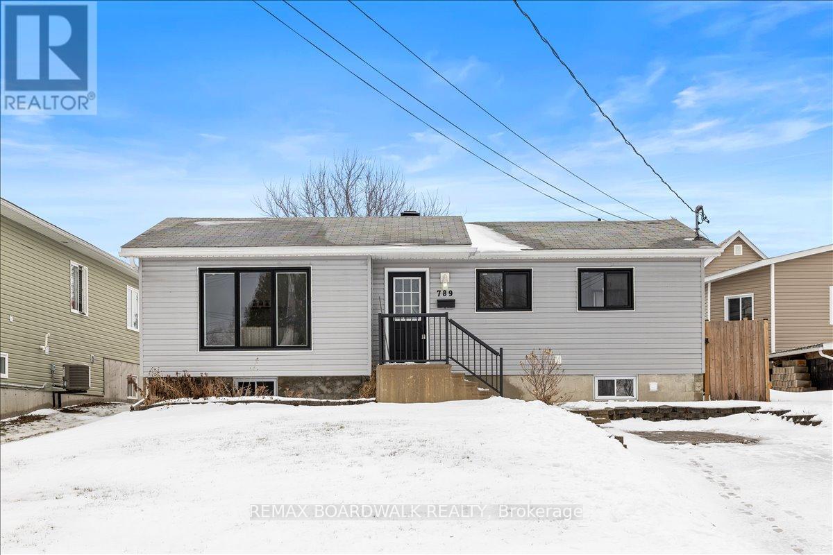 789 FIFTH STREET, Renfrew, Ontario