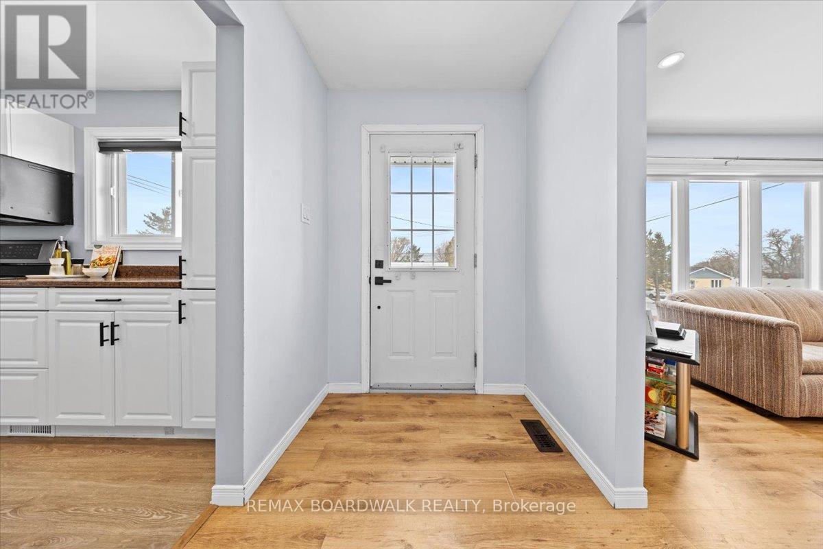 789 Fifth Street, Renfrew, Ontario  K7V 1G3 - Photo 2 - X12894940