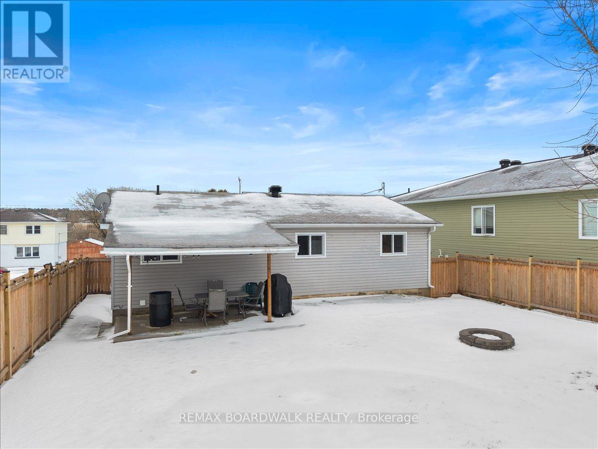 789 Fifth Street, Renfrew, Ontario  K7V 1G3 - Photo 29 - X12894940