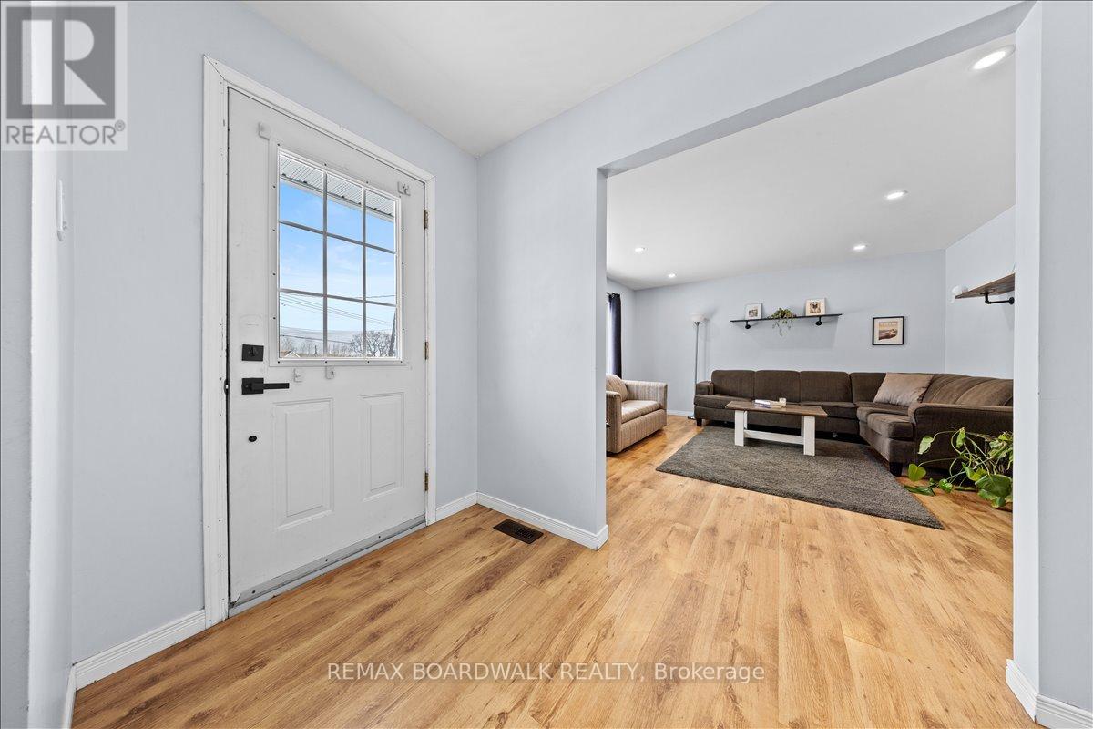 789 Fifth Street, Renfrew, Ontario  K7V 1G3 - Photo 3 - X12894940