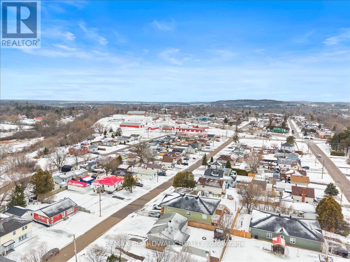 789 Fifth Street, Renfrew, Ontario  K7V 1G3 - Photo 32 - X12894940