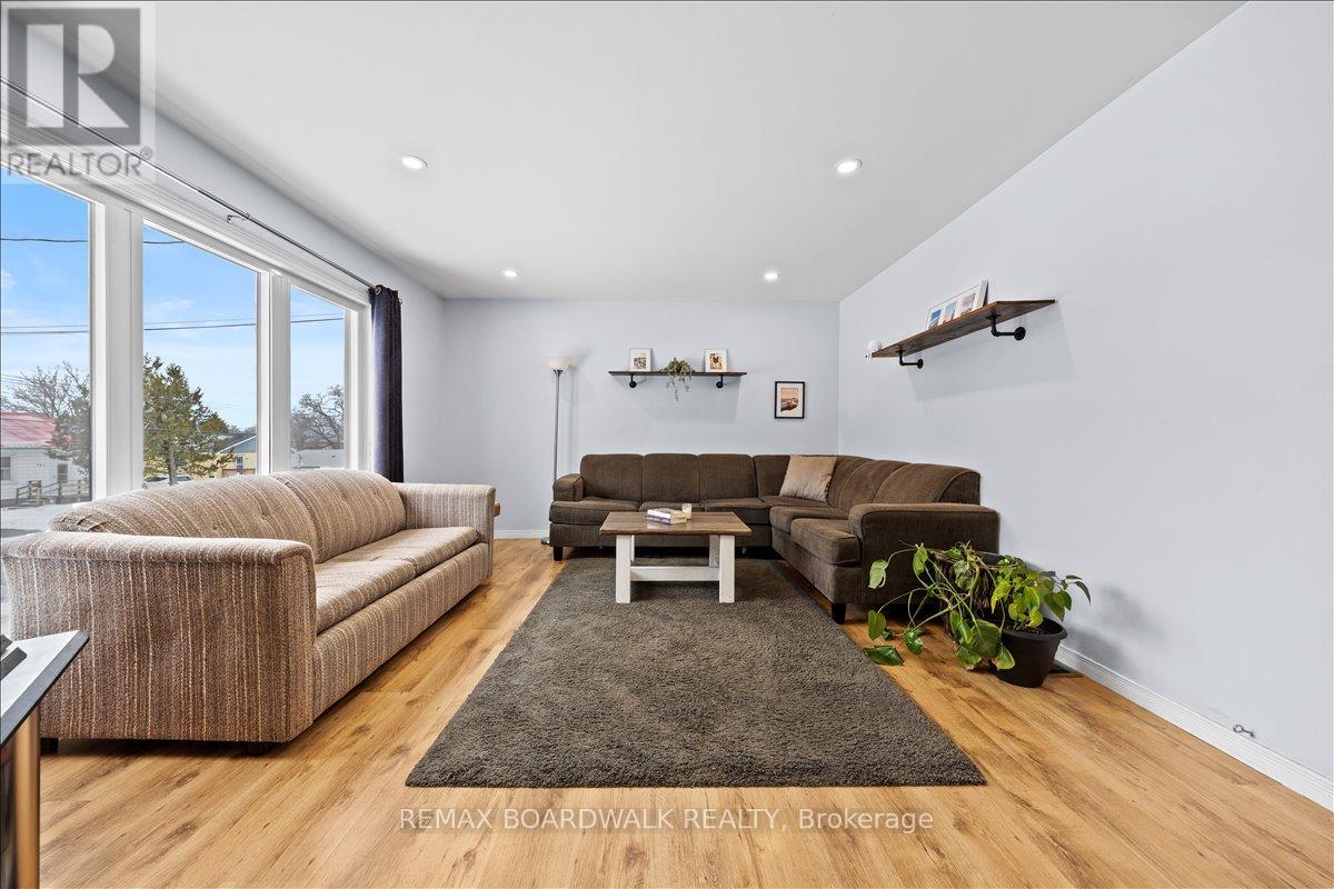 789 Fifth Street, Renfrew, Ontario  K7V 1G3 - Photo 4 - X12894940