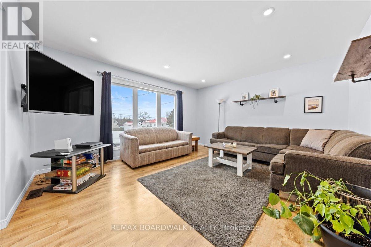 789 Fifth Street, Renfrew, Ontario  K7V 1G3 - Photo 5 - X12894940