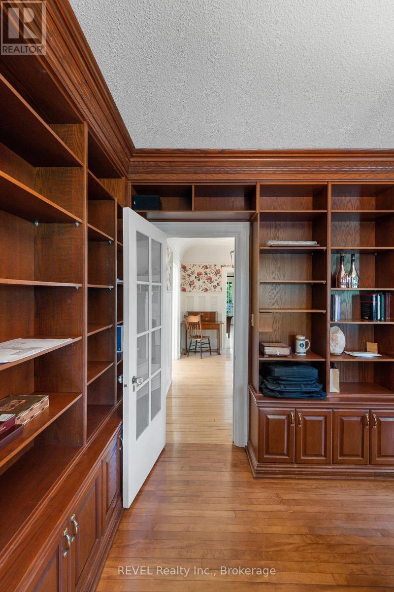 166 Queen Street, Niagara-On-The-Lake, Ontario  L0S 1J0 - Photo 21 - X12894706