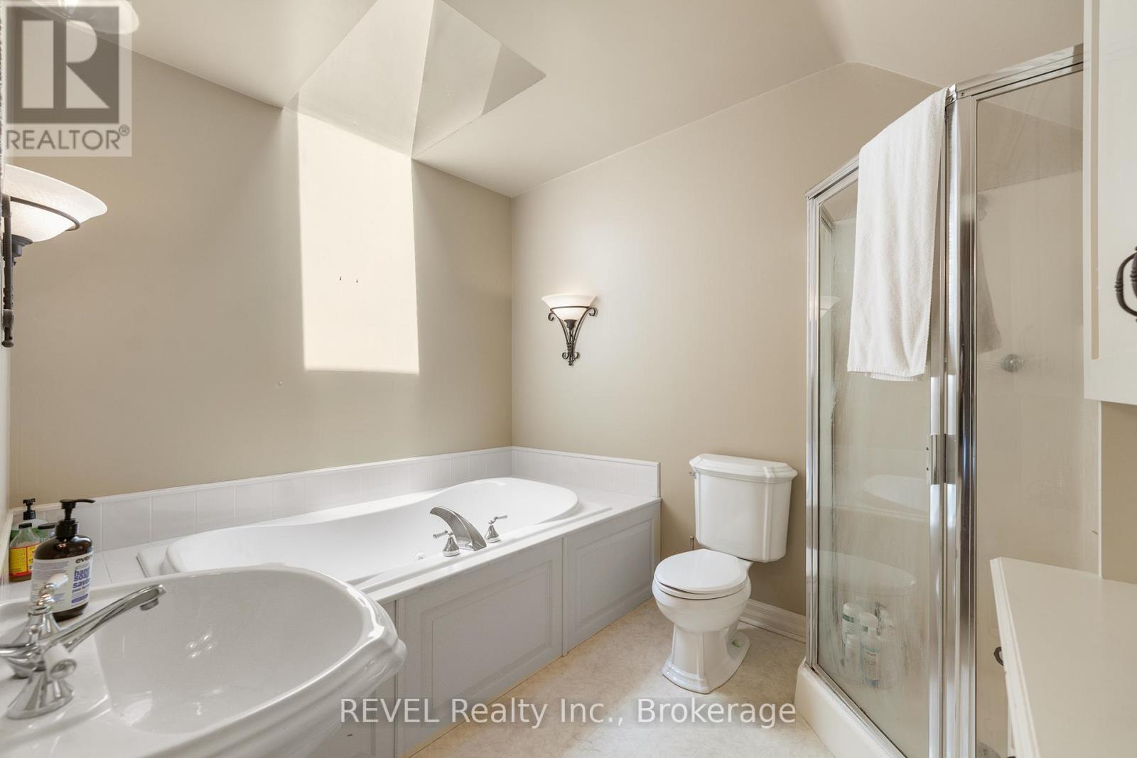 166 Queen Street, Niagara-On-The-Lake, Ontario  L0S 1J0 - Photo 33 - X12894706