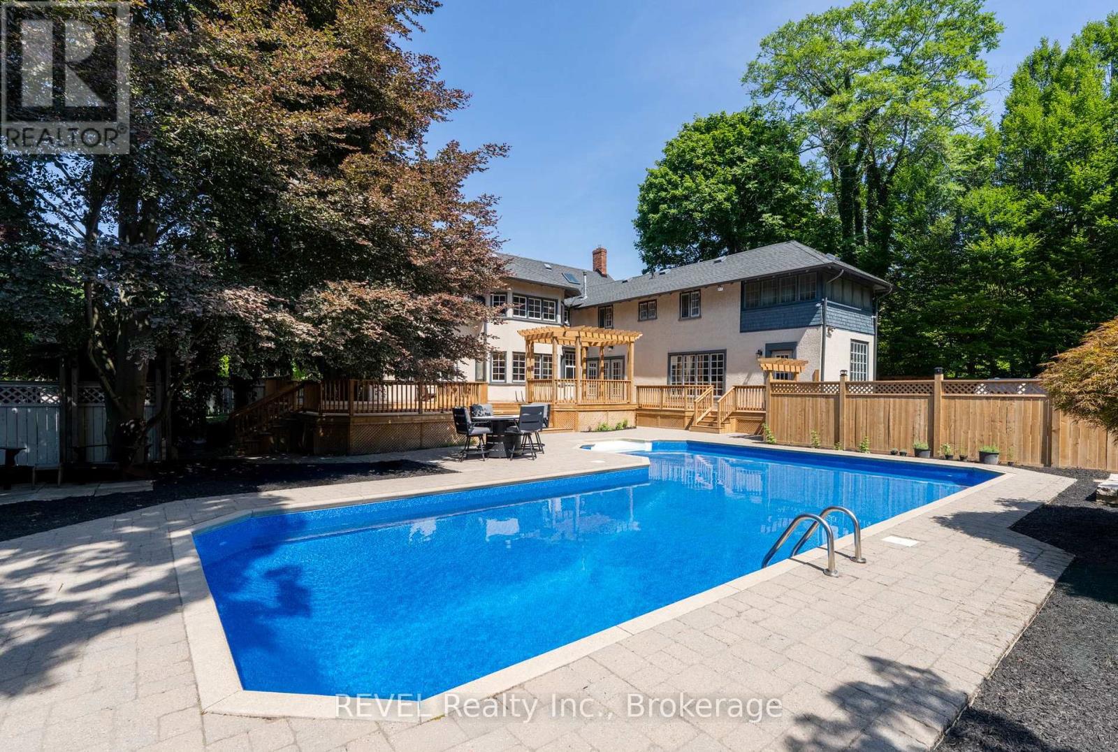 166 Queen Street, Niagara-On-The-Lake, Ontario  L0S 1J0 - Photo 44 - X12894706