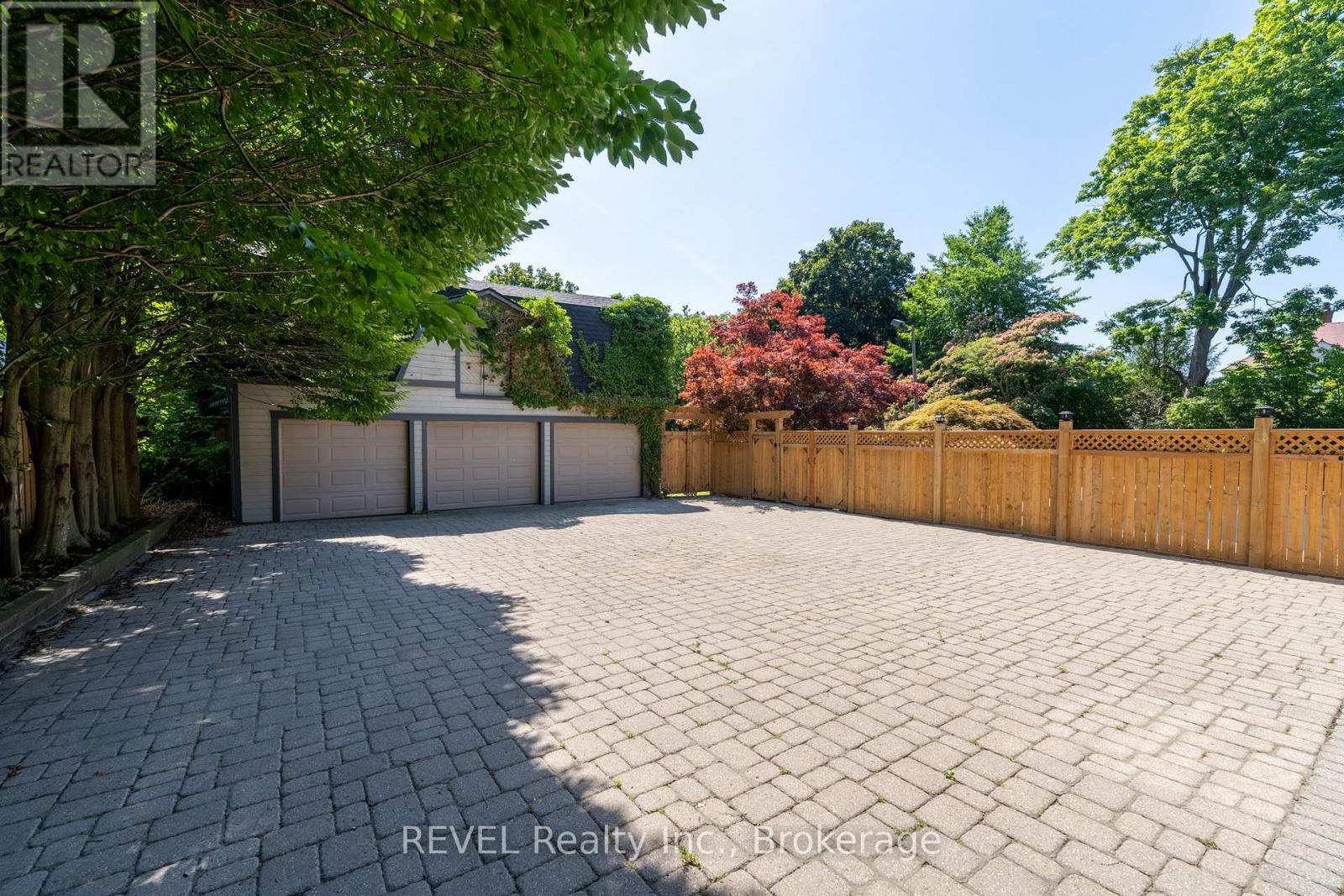 166 Queen Street, Niagara-On-The-Lake, Ontario  L0S 1J0 - Photo 49 - X12894706