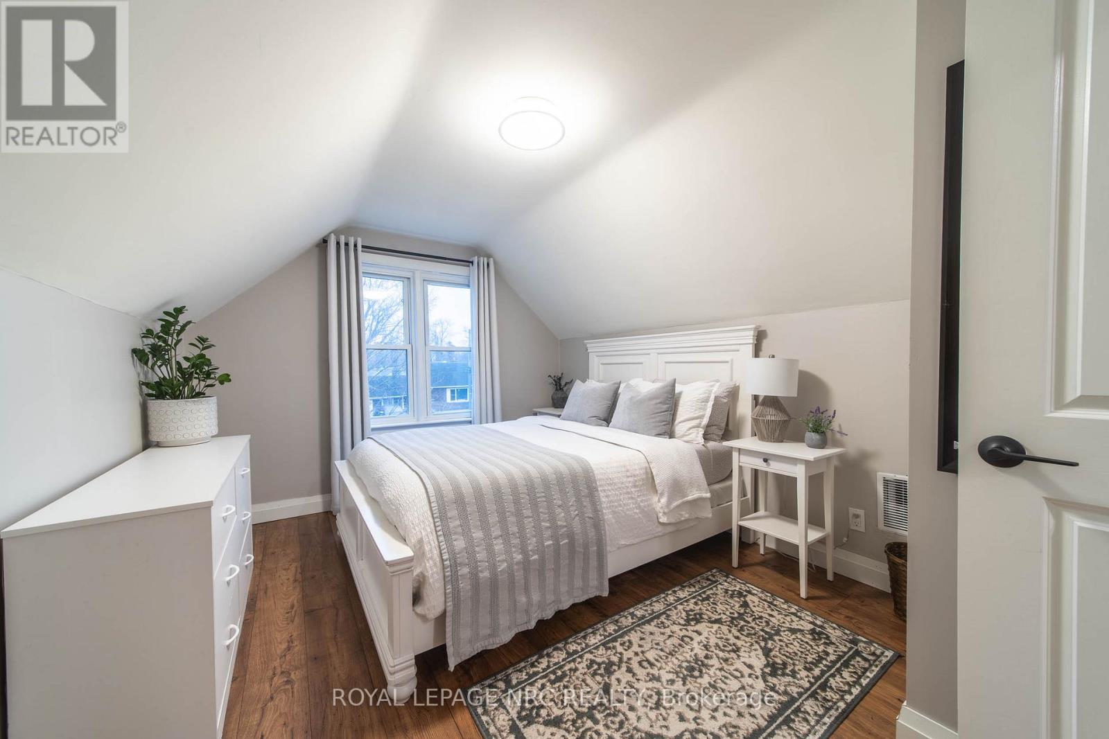 5717 Morden Drive, Niagara Falls, Ontario  L2E 3C6 - Photo 12 - X12894766