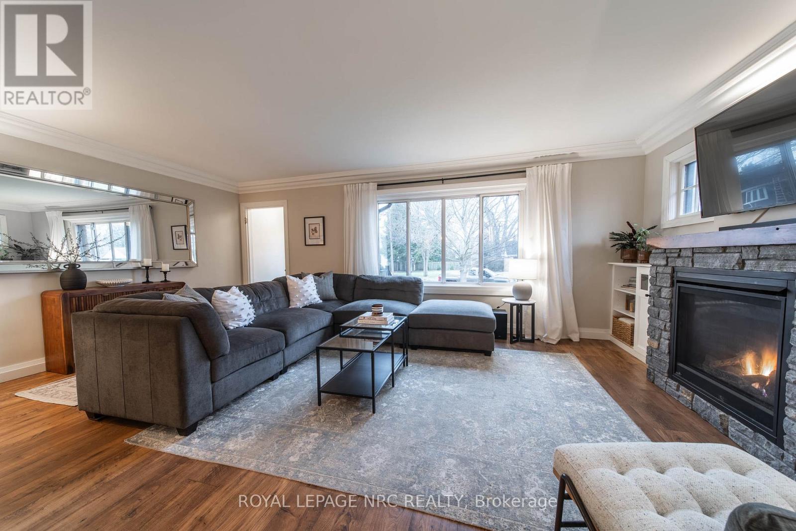 5717 Morden Drive, Niagara Falls, Ontario  L2E 3C6 - Photo 3 - X12894766