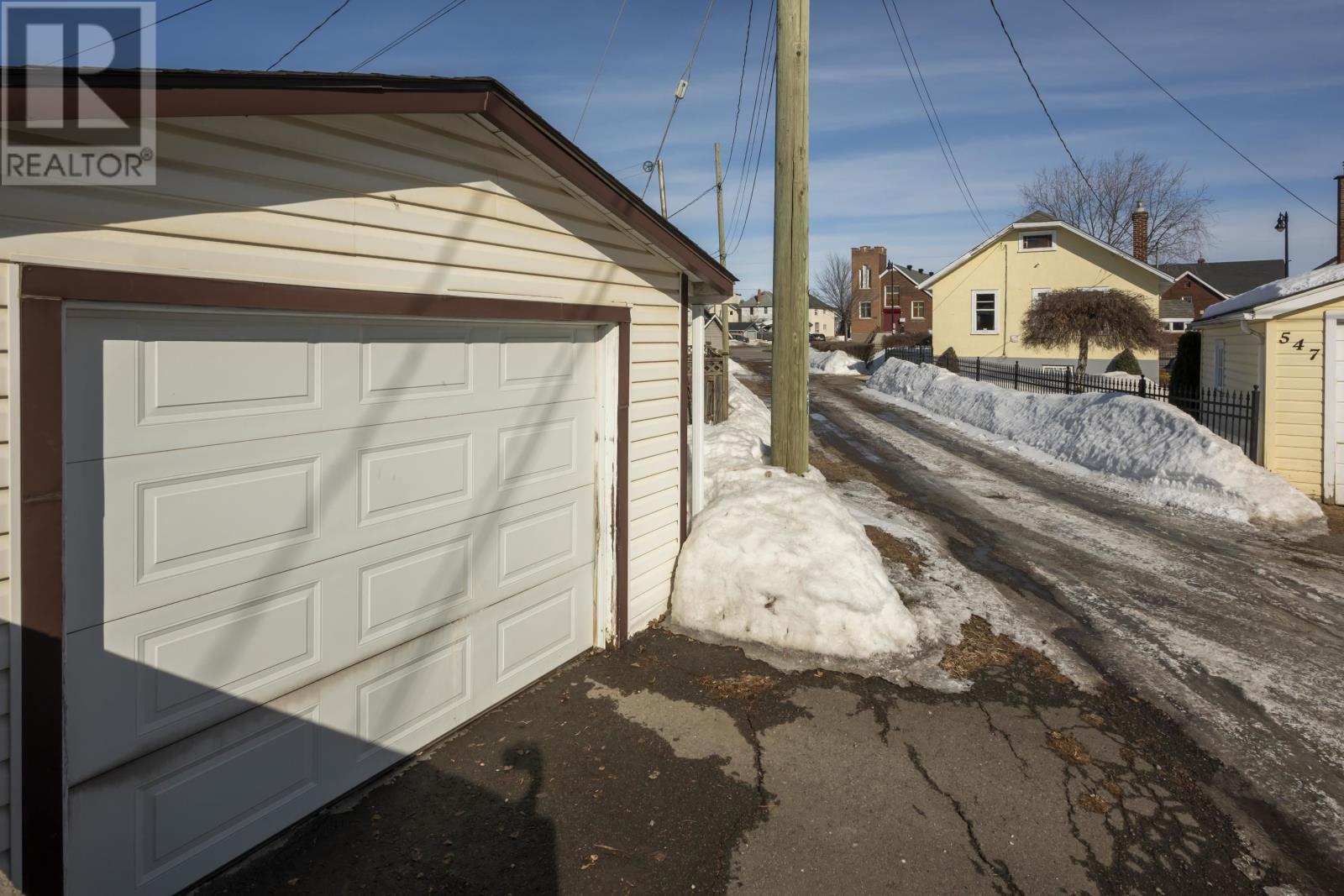 616 Southern Ave, Thunder Bay, Ontario  P7C 2V2 - Photo 2 - TB2600467