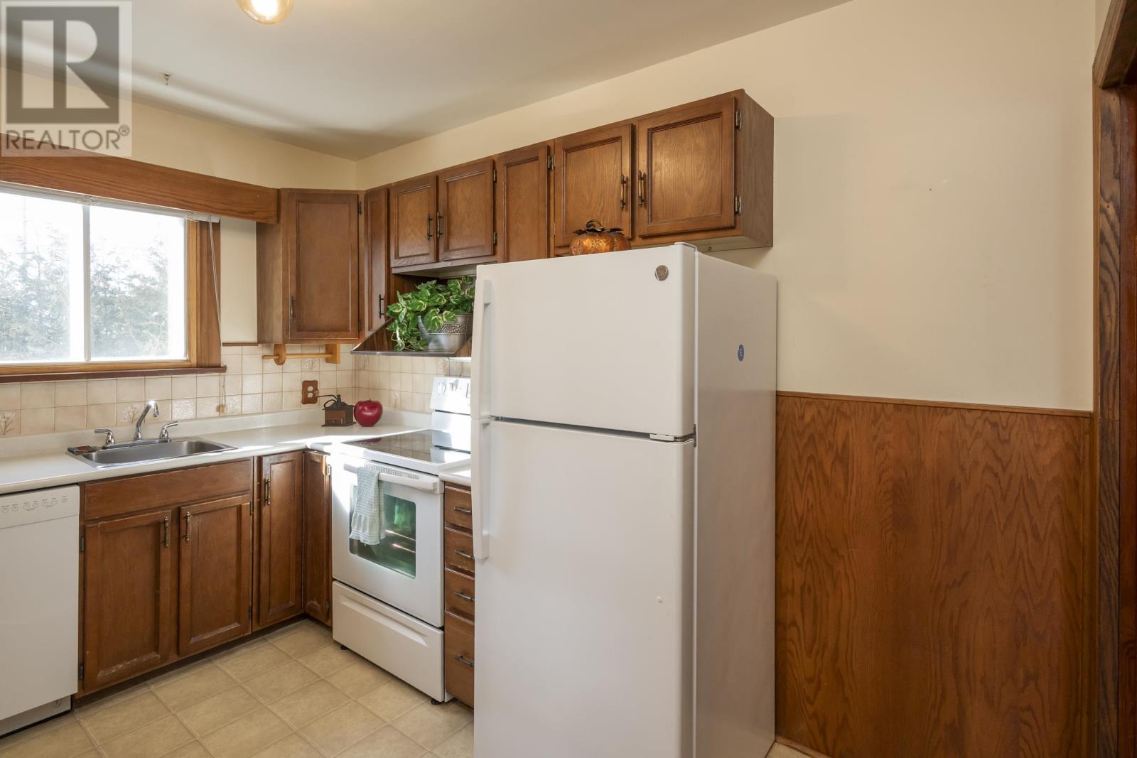 616 Southern Ave, Thunder Bay, Ontario  P7C 2V2 - Photo 25 - TB2600467