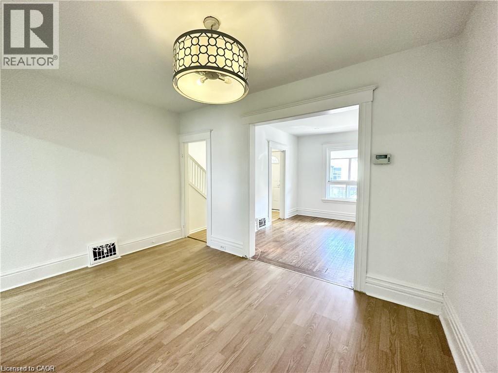 39 Beechwood Avenue, Hamilton, Ontario  L8L 2S5 - Photo 5 - 40813134