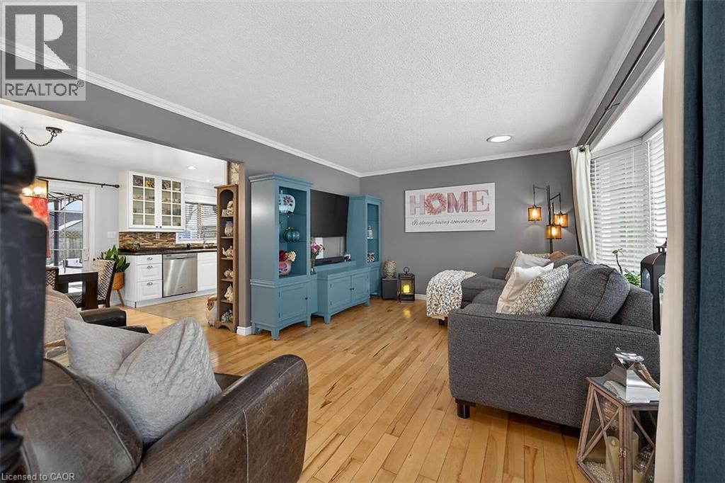 33 Abraham Drive, Niagara Falls, Ontario  L2M 6K7 - Photo 3 - 40812787