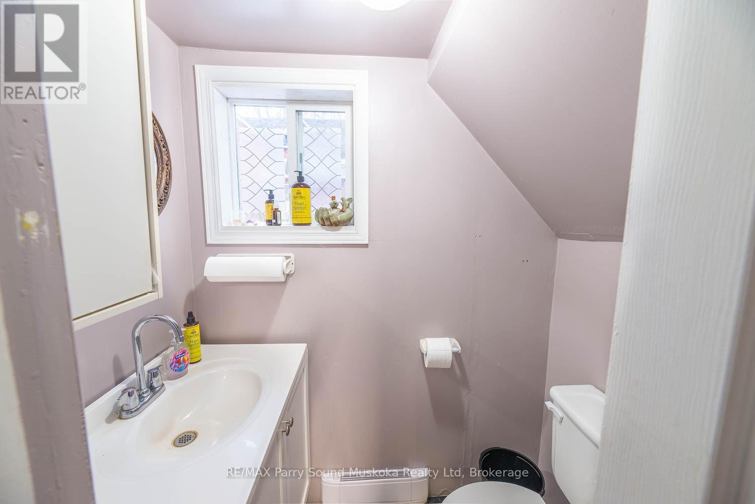 156 Ontario Street, Burk's Falls, Ontario  P0A 1C0 - Photo 13 - X12894842