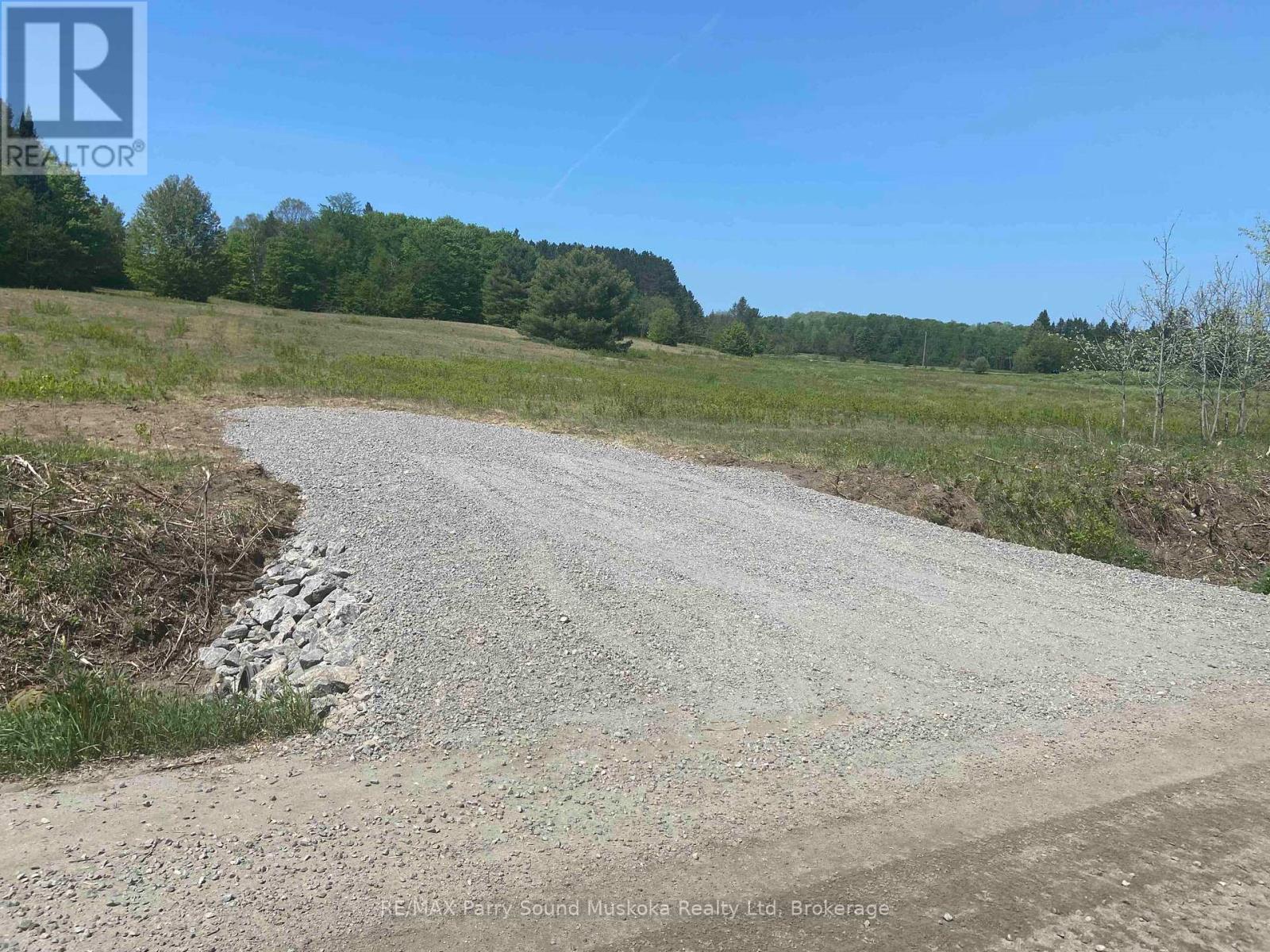 2899 Midlothian Road South Road S, Magnetawan, Ontario  P0A 1C0 - Photo 2 - X12894856