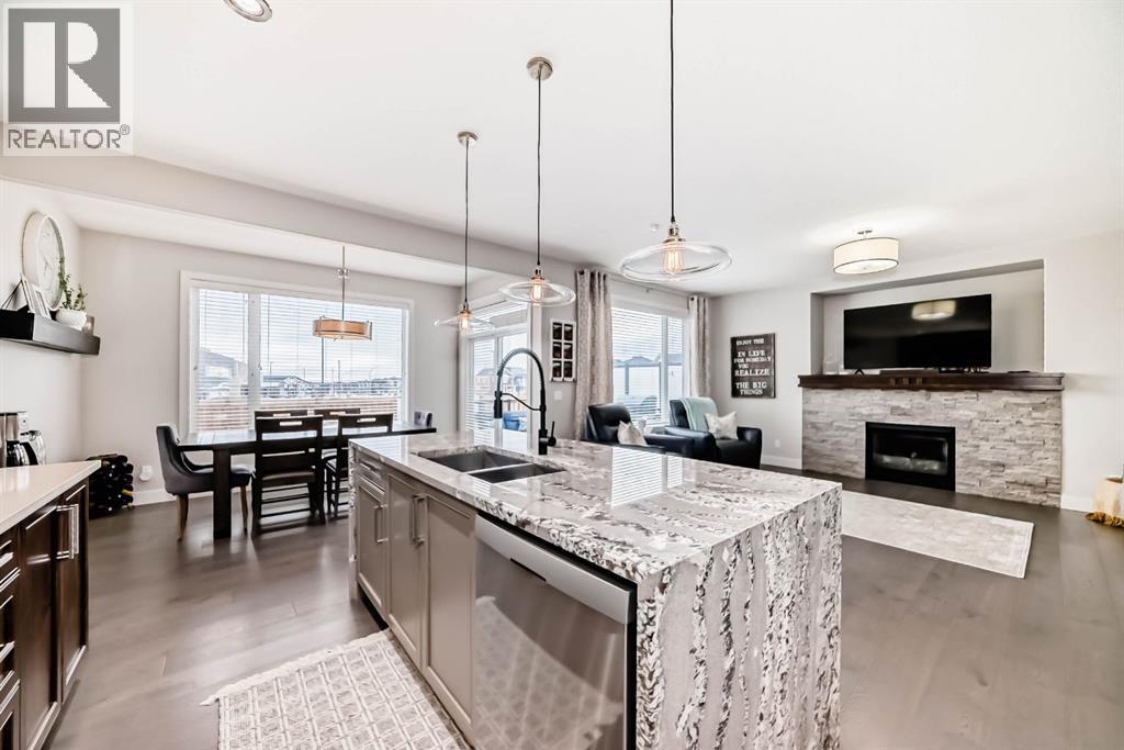 12 Emberside Glen, Cochrane, Alberta  T4C 2L6 - Photo 10 - A2279826