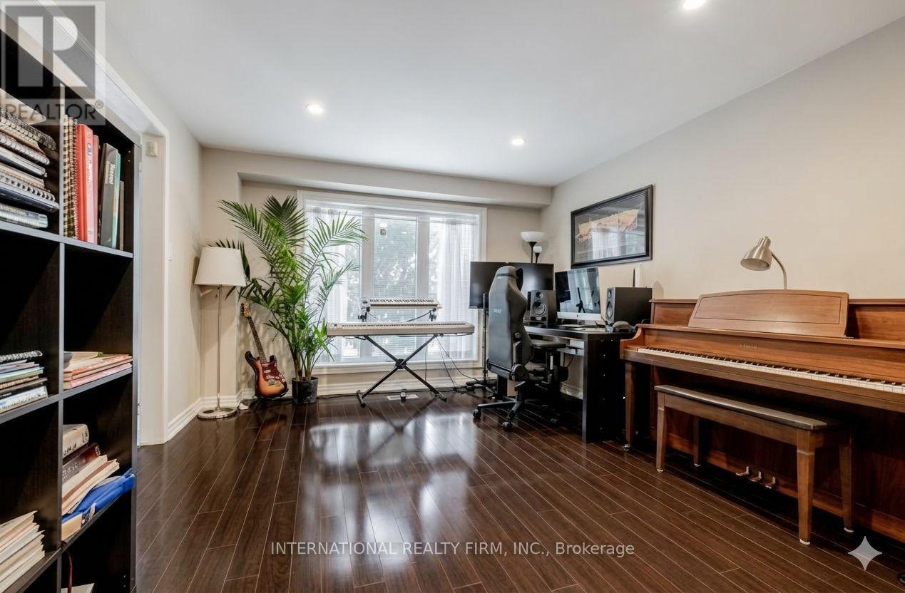 63 Burkwood Crescent, Toronto (Malvern), Ontario  M1B 1N9 - Photo 2 - E12891914