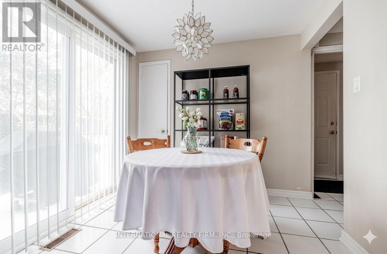 63 Burkwood Crescent, Toronto (Malvern), Ontario  M1B 1N9 - Photo 4 - E12891914