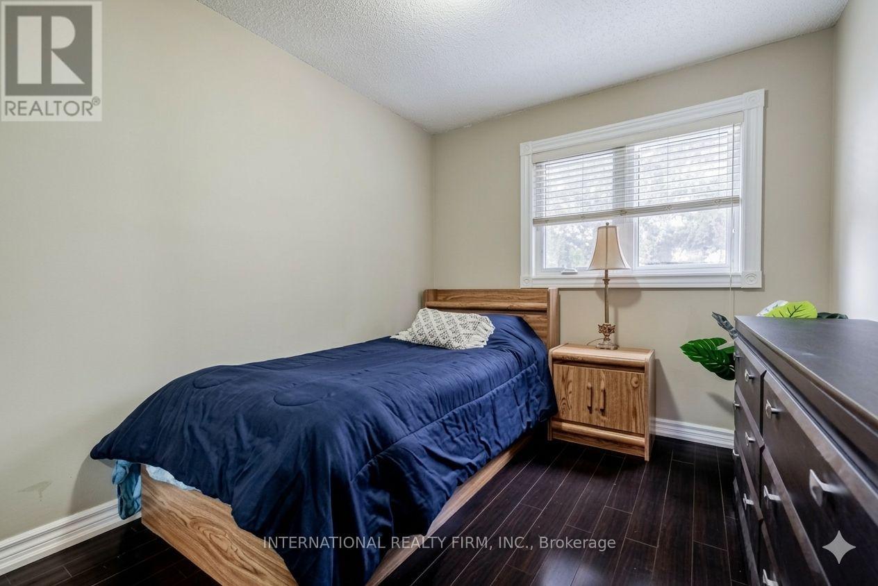 63 Burkwood Crescent, Toronto (Malvern), Ontario  M1B 1N9 - Photo 8 - E12891914