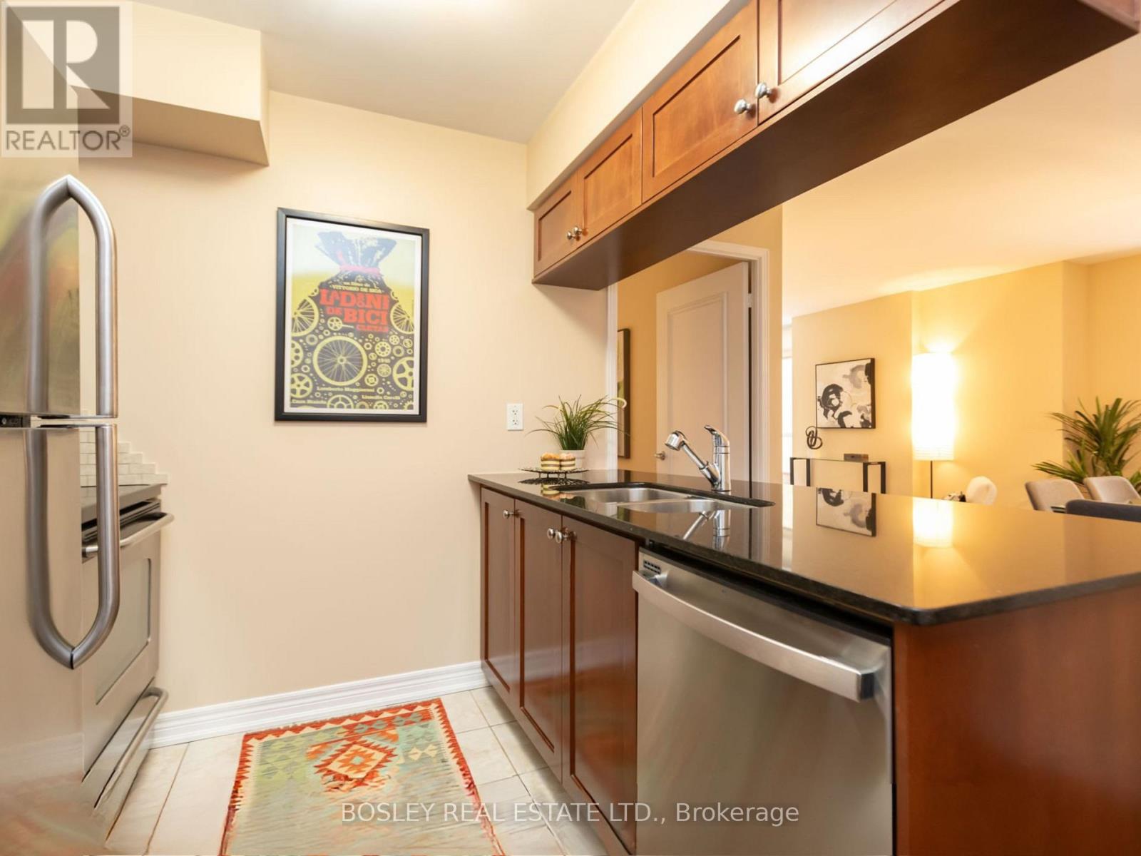 302 - 60 St Clair Avenue W, Toronto, Ontario  M4V 1M1 - Photo 12 - C12894668