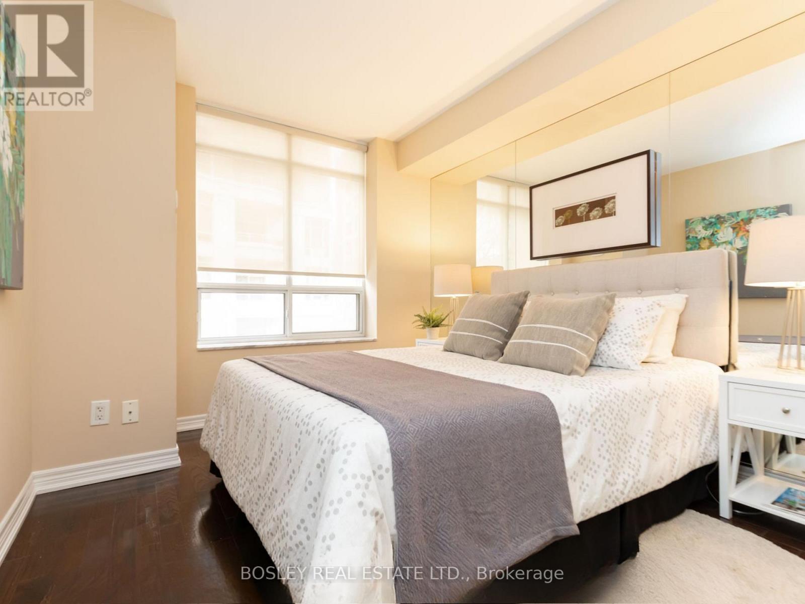 302 - 60 St Clair Avenue W, Toronto, Ontario  M4V 1M1 - Photo 18 - C12894668