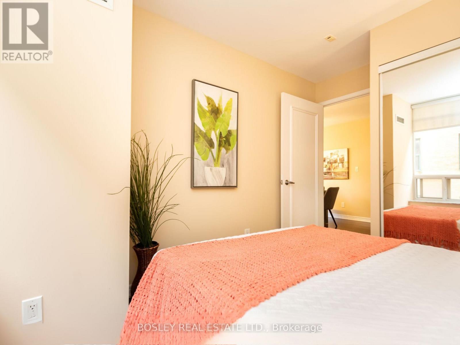 302 - 60 St Clair Avenue W, Toronto, Ontario  M4V 1M1 - Photo 21 - C12894668