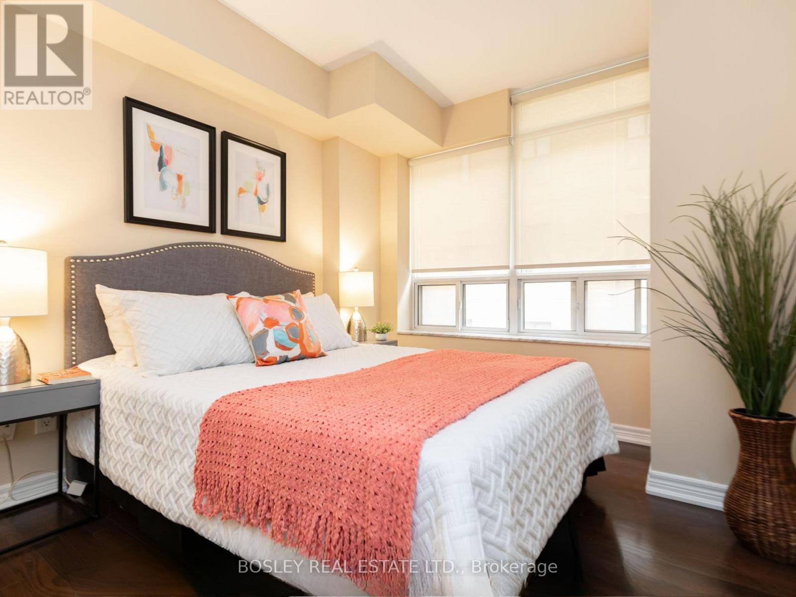 302 - 60 St Clair Avenue W, Toronto, Ontario  M4V 1M1 - Photo 22 - C12894668