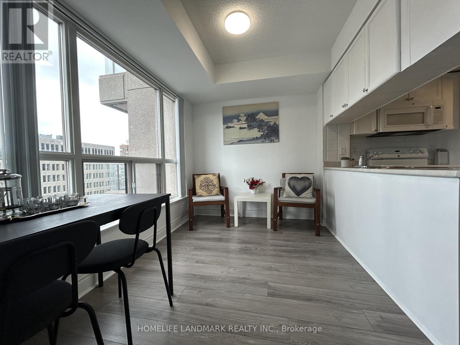 1204 - 909 Bay Street, Toronto, Ontario  M5S 3G2 - Photo 11 - C12894684