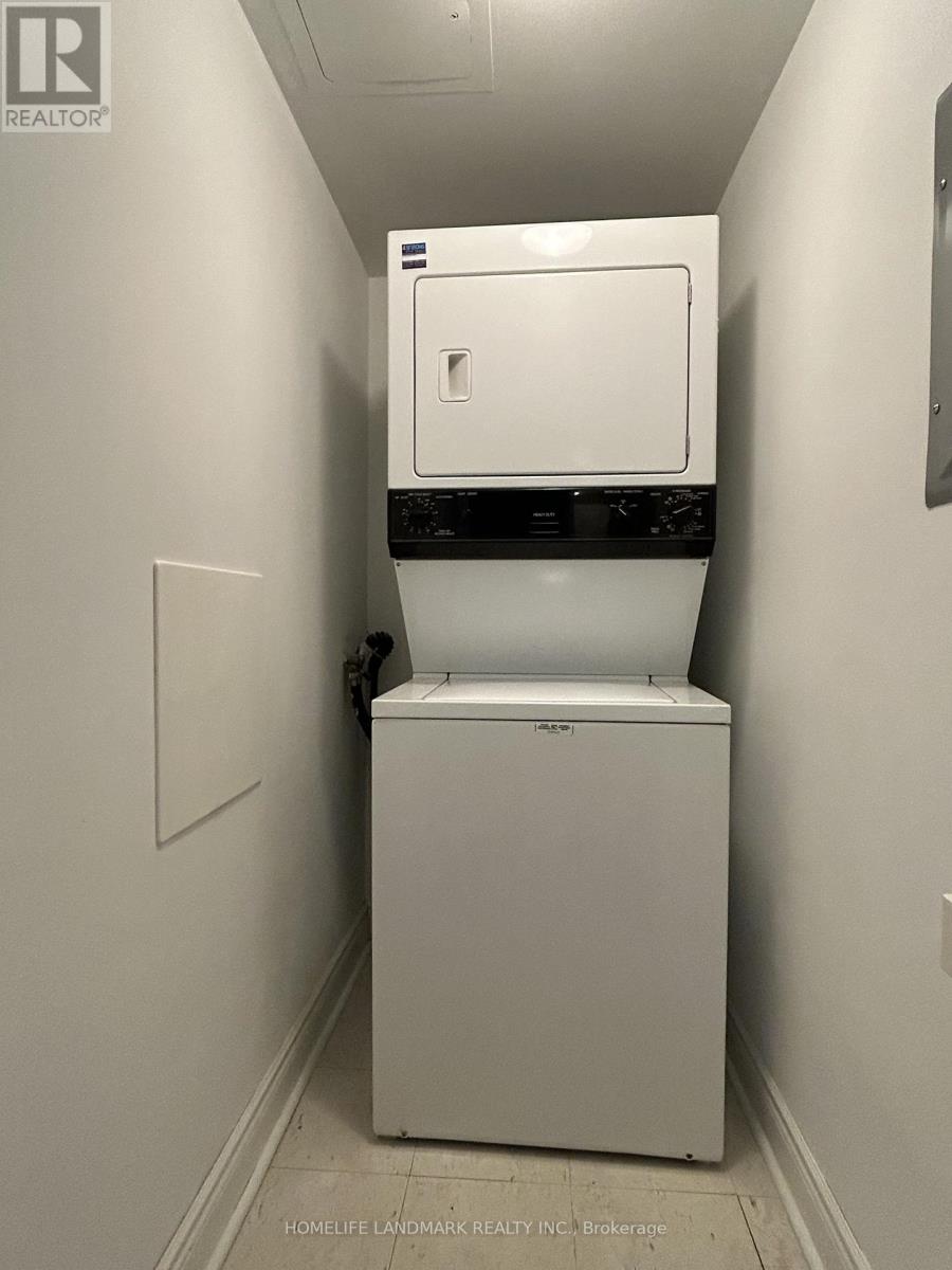 1204 - 909 Bay Street, Toronto, Ontario  M5S 3G2 - Photo 14 - C12894684