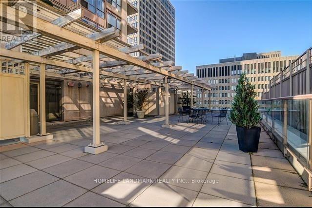 1204 - 909 Bay Street, Toronto, Ontario  M5S 3G2 - Photo 15 - C12894684