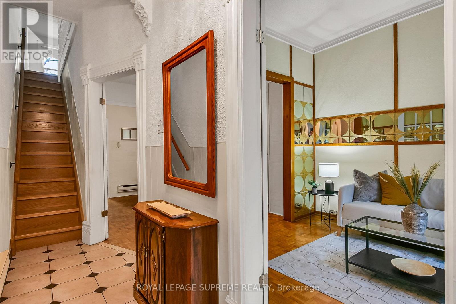 163 Beaconsfield Avenue, Toronto, Ontario  M6J 3J7 - Photo 4 - C12894742