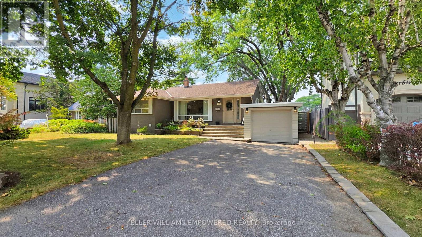 30 PAPERBIRCH DRIVE, Toronto, Ontario