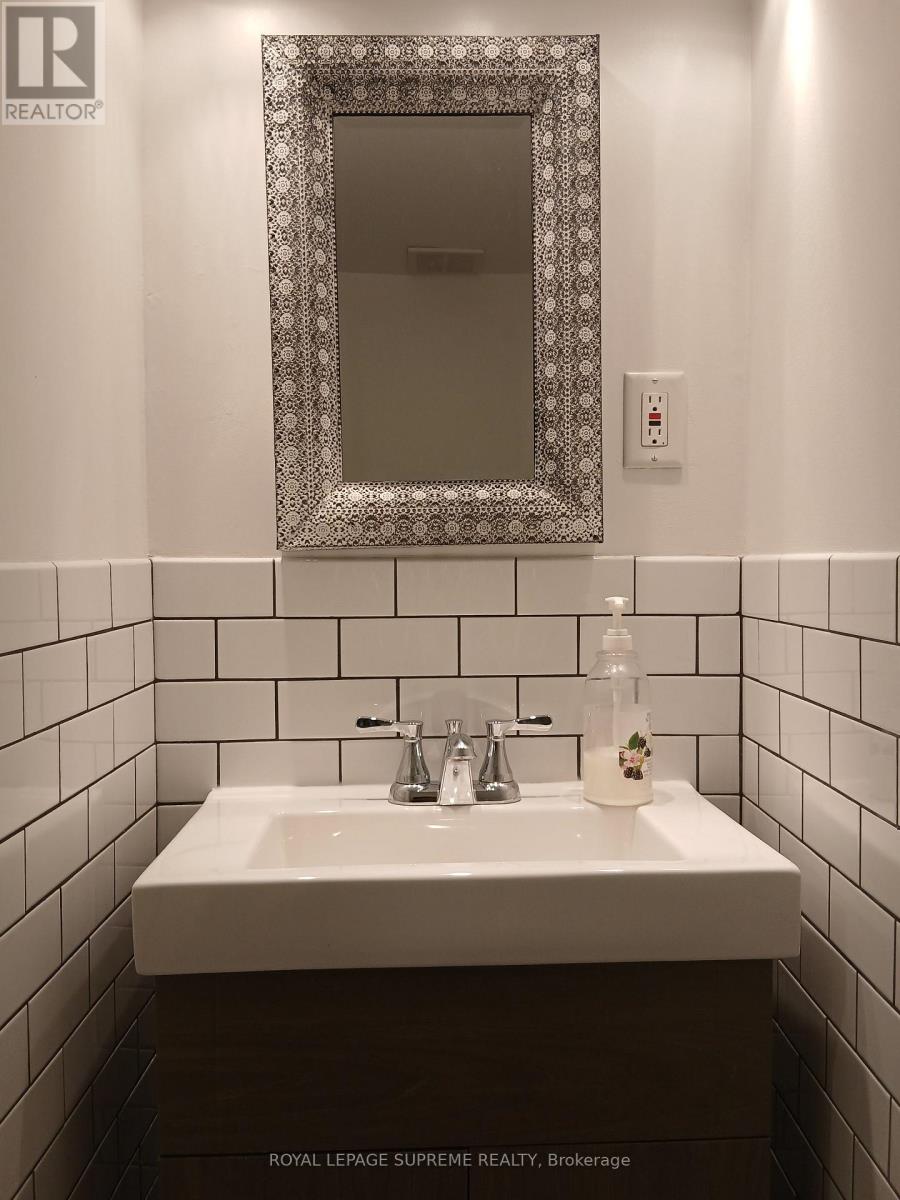 1586 Dundas Street W, Toronto (Little Portugal), Ontario  M6K 1T8 - Photo 13 - C12894802