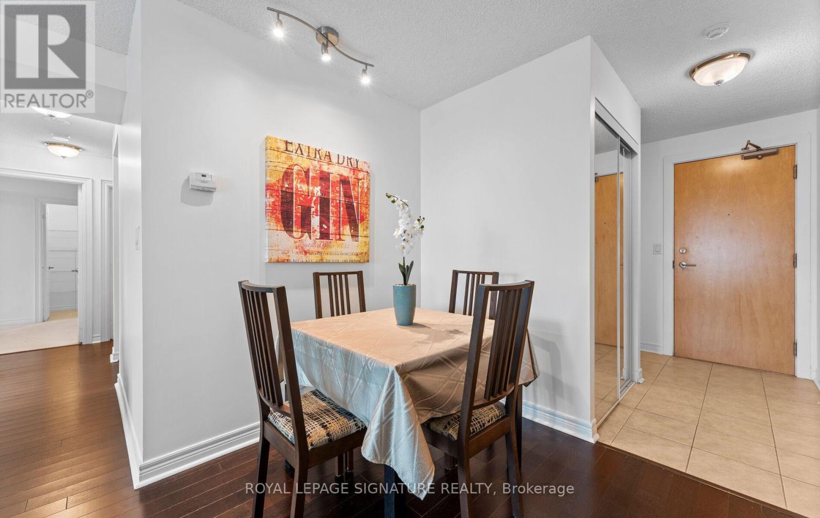 1411 - 212 Eglinton Avenue E, Toronto, Ontario  M4P 0A3 - Photo 11 - C12894832