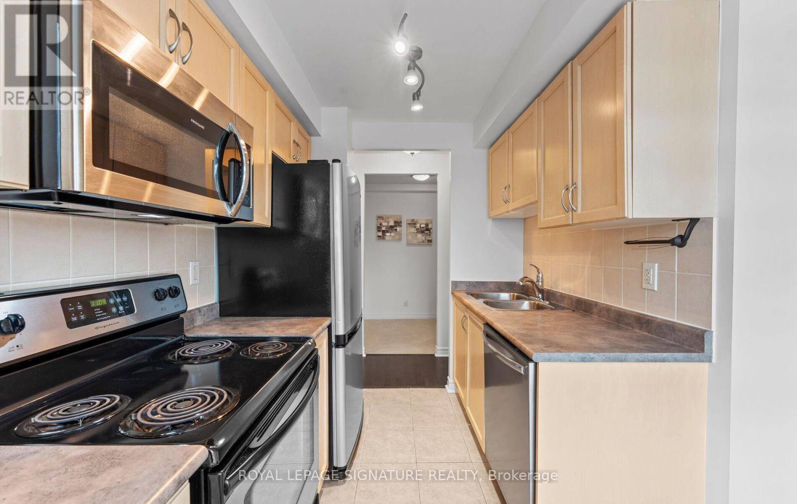 1411 - 212 Eglinton Avenue E, Toronto, Ontario  M4P 0A3 - Photo 13 - C12894832