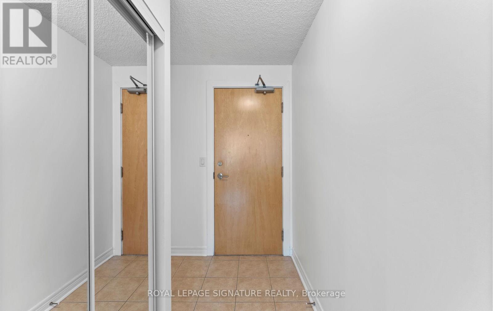 1411 - 212 Eglinton Avenue E, Toronto, Ontario  M4P 0A3 - Photo 5 - C12894832