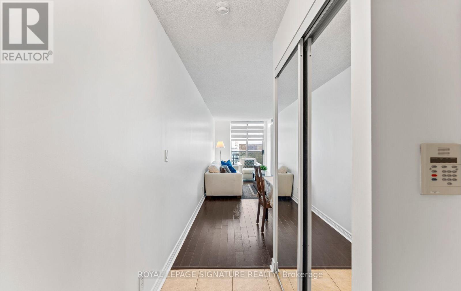 1411 - 212 Eglinton Avenue E, Toronto, Ontario  M4P 0A3 - Photo 6 - C12894832